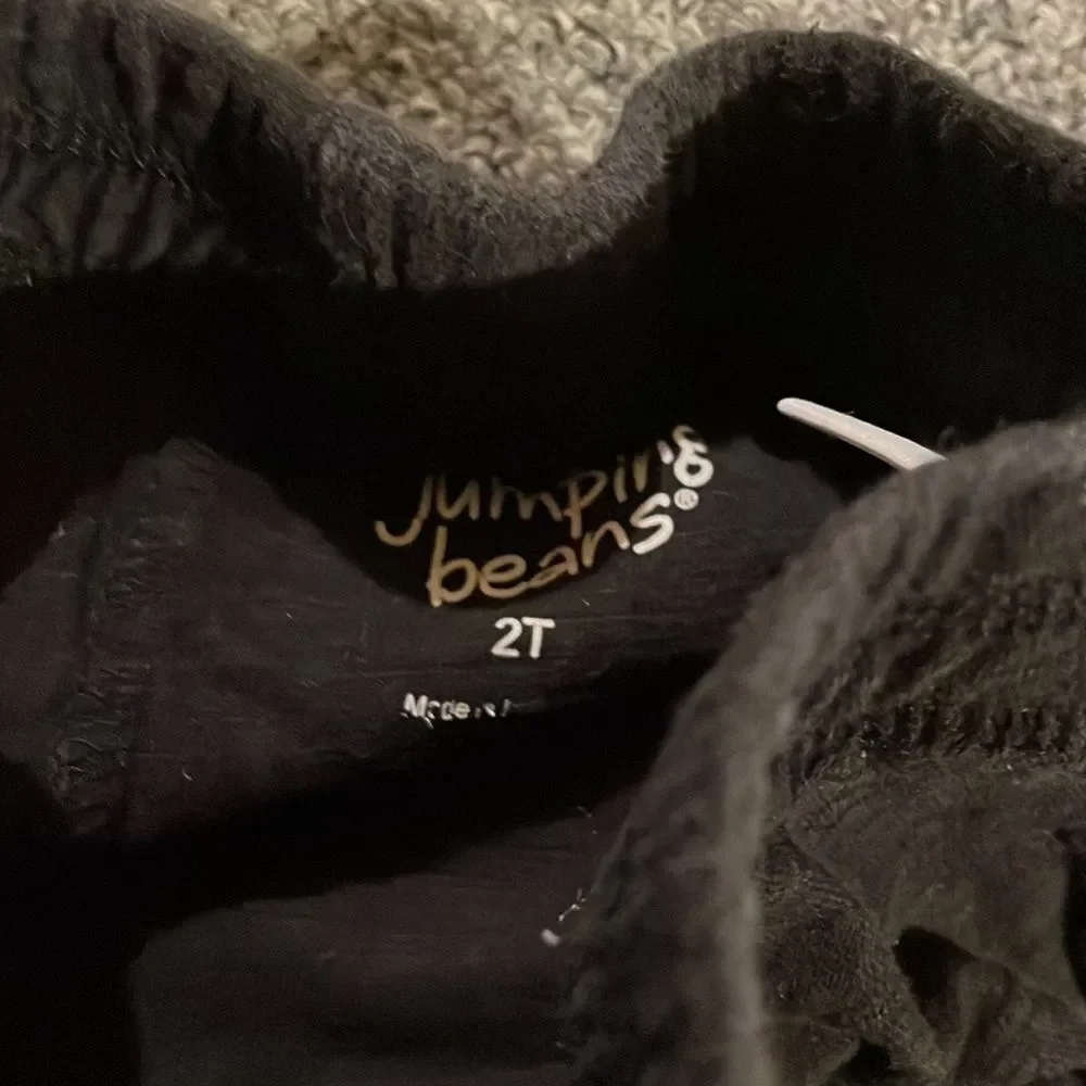JUMPING Beans 2 T Black Shorts